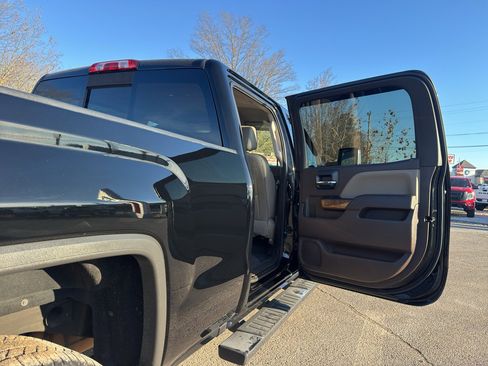 Used 2018 GMC Sierra 1500 SLT w/ SLT Premium Package image 20