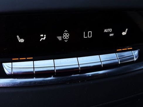 Used 2022 Cadillac Escalade ESV Sport Platinum image 34