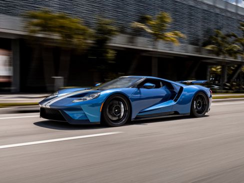 Used 2019 Ford GT image 2