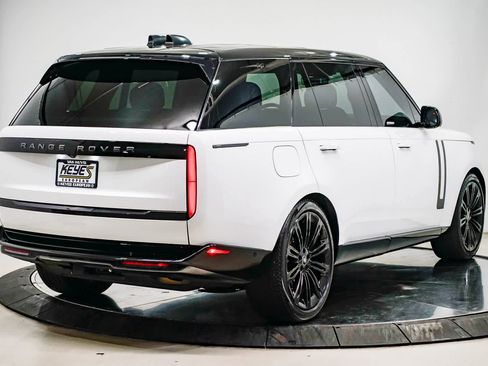 Used 2024 Land Rover Range Rover Long Wheelbase SE AWD/4WD image 4