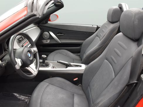 Used 2004 BMW Z4 2.5i RWD image 30