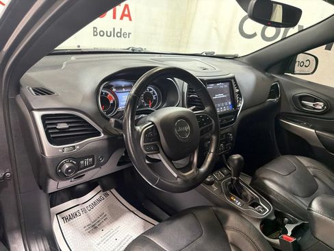 Used 2019 Jeep Cherokee High Altitude AWD/4WD image 24
