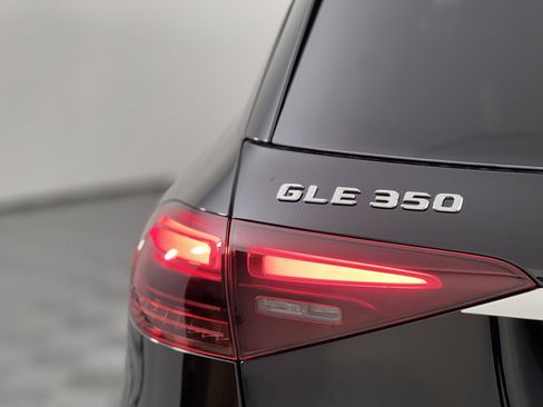 Used 2025 Mercedes-Benz GLE 350 4MATIC image 13