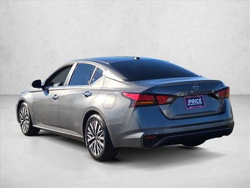 Used 2024 Nissan Altima 2.5 SV image 8