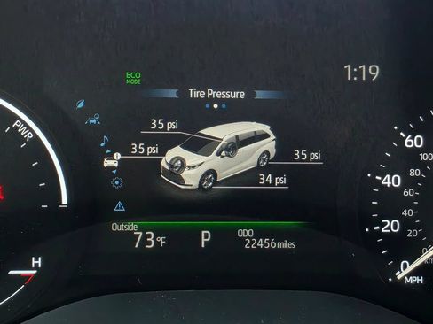 Used 2026 Toyota Sienna XLE FWD image 36