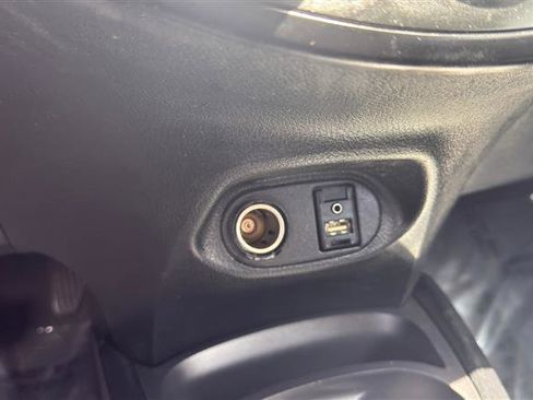 Used 2017 Toyota Yaris L FWD image 15