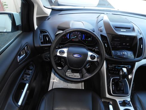 Used 2015 Ford C-MAX Energi SEL FWD image 19
