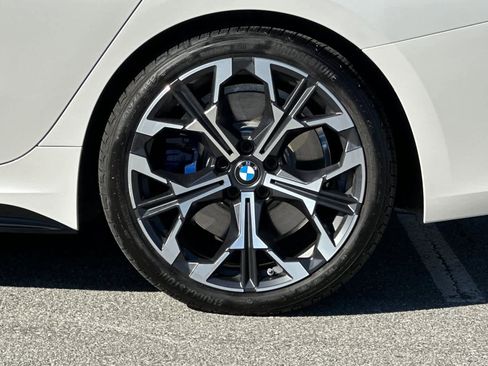 Used 2025 BMW 330i Sedan w/ M Sport Package image 32