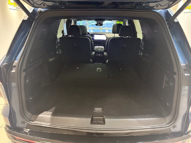 Used 2026 Chevrolet Traverse RS AWD/4WD image 24