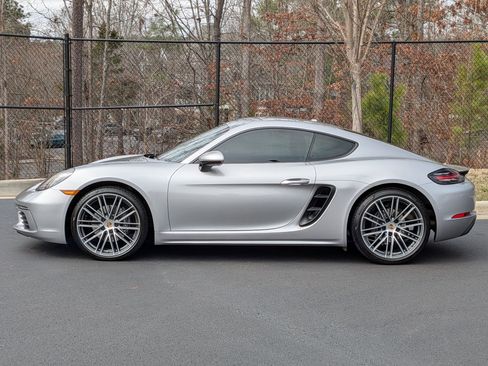 Certified 2024 Porsche 718 Cayman RWD image 2