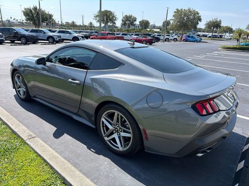 Used 2024 Ford Mustang Coupe RWD image 4