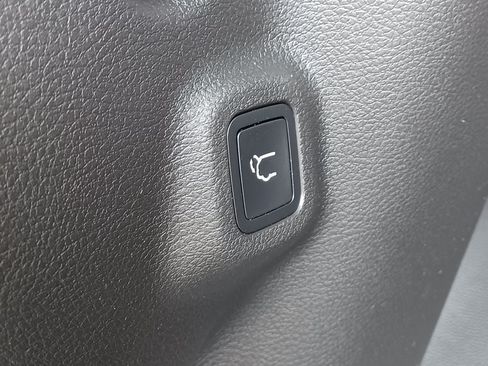 Used 2025 Jeep Compass Trailhawk w/ Trailhawk Elite Group AWD/4WD image 37
