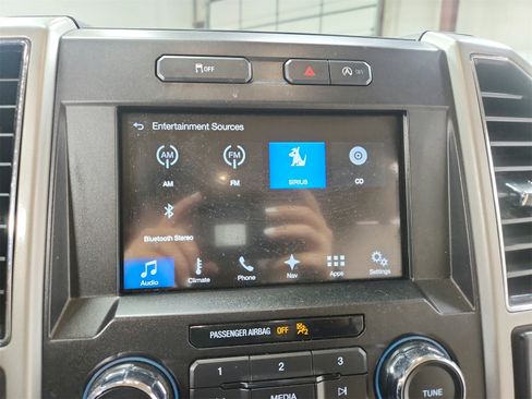 Used 2018 Ford F150 Lariat image 29