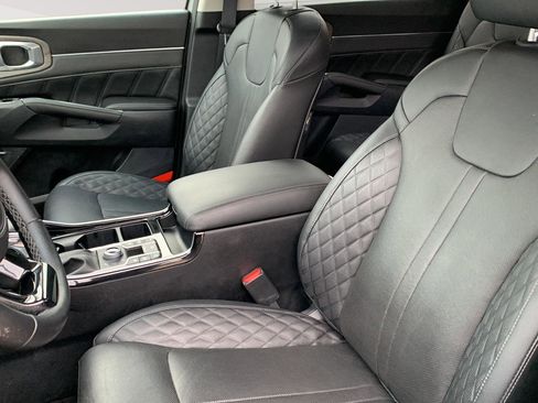 Used 2022 Kia Sorento SX Prestige image 18