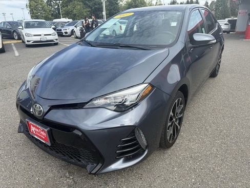 Used 2017 Toyota Corolla SE image 1