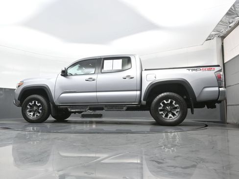 Used 2020 Toyota Tacoma TRD Off-Road AWD/4WD image 29