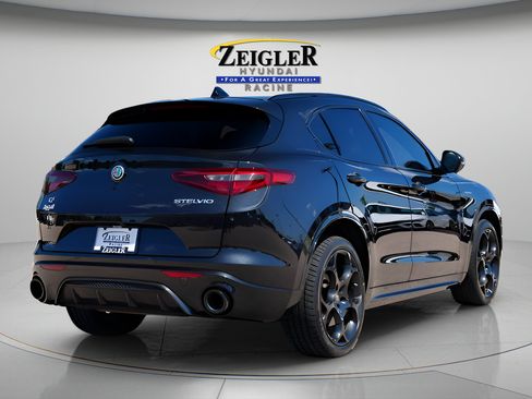 Used 2023 Alfa Romeo Stelvio Veloce AWD/4WD image 7