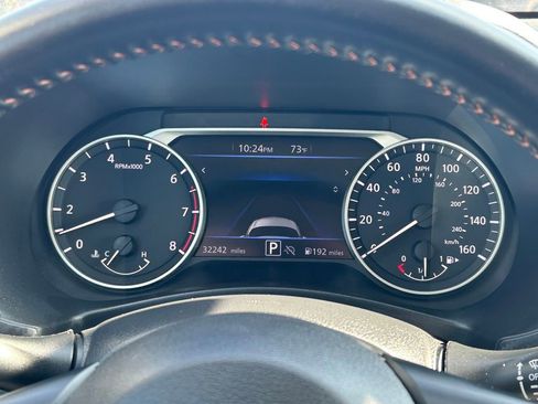 Used 2025 Nissan Sentra SR w/ SR Premium Package image 32