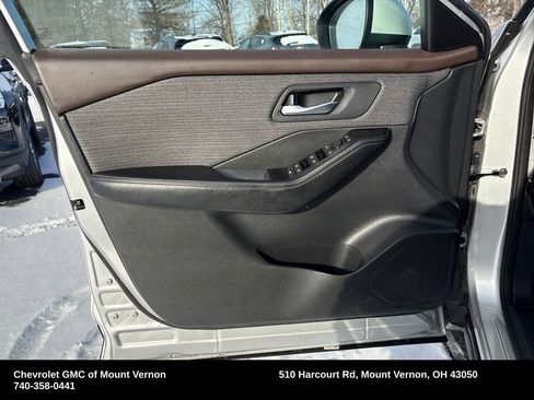 Used 2023 Nissan Rogue SV image 12