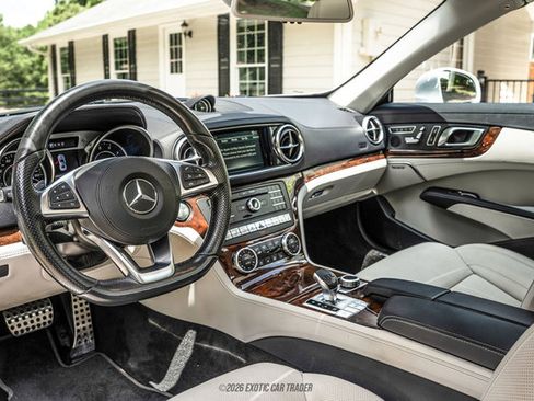 Used 2017 Mercedes-Benz SL 550 image 40