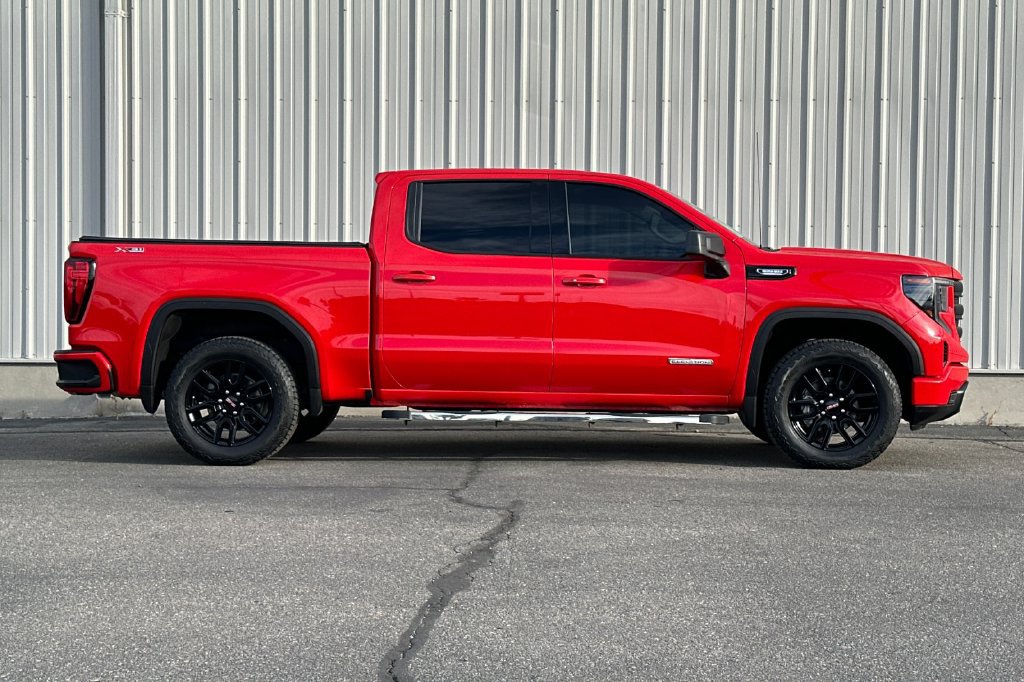 Used 2025 GMC Sierra 1500 Elevation AWD/4WD image 3