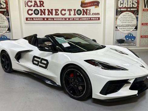 Used 2024 Chevrolet Corvette Stingray Preferred Conv w/ 2LT RWD image 3