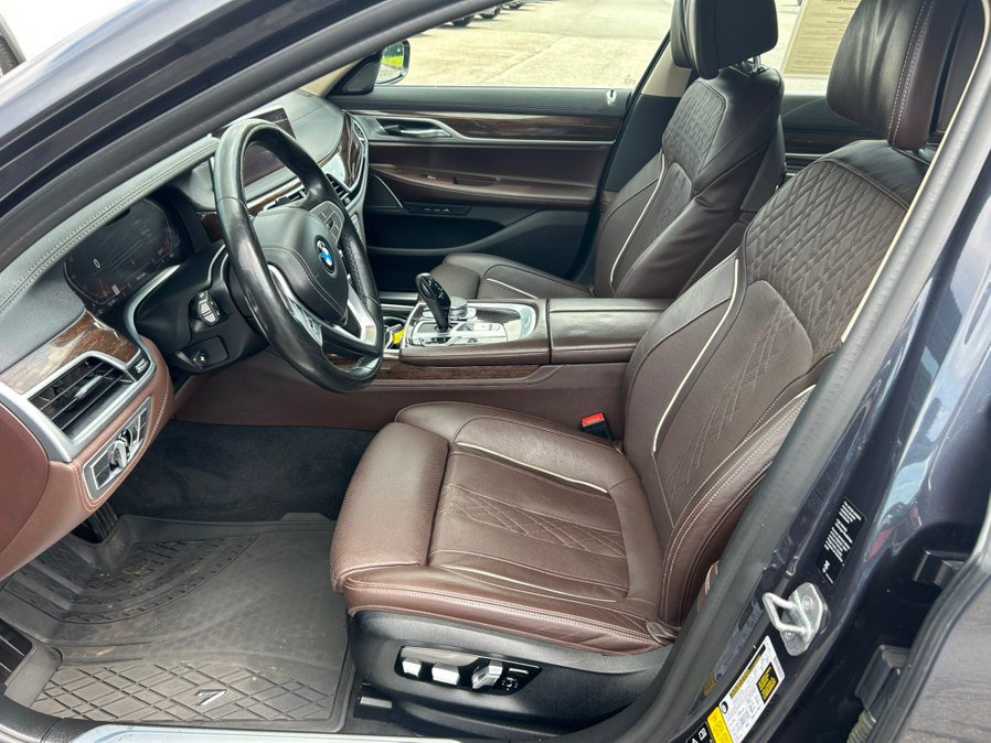 Used 2020 BMW 750i xDrive AWD/4WD image 17