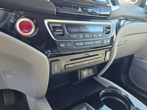 Used 2018 Honda Pilot Touring image 23