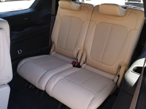Used 2023 Jeep Grand Cherokee L Limited w/ Luxury Tech Group II AWD/4WD image 48