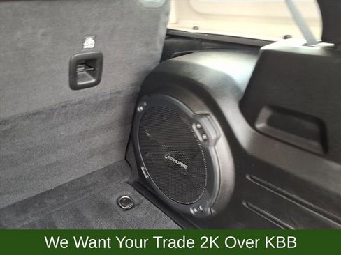 Used 2022 Jeep Wrangler Unlimited Sahara image 17