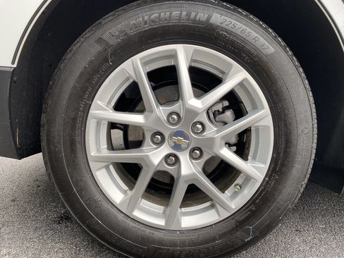 Used 2024 Chevrolet Equinox LS FWD image 38
