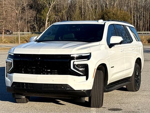 Used 2025 Chevrolet Tahoe LT w/ Comfort Package image 3