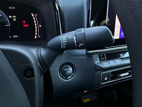 Used 2025 Toyota Camry LE image 33