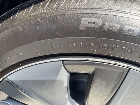 Used 2025 Tesla Model Y Long Range image 35