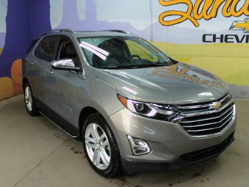 Used 2018 Chevrolet Equinox Premier AWD/4WD image 3