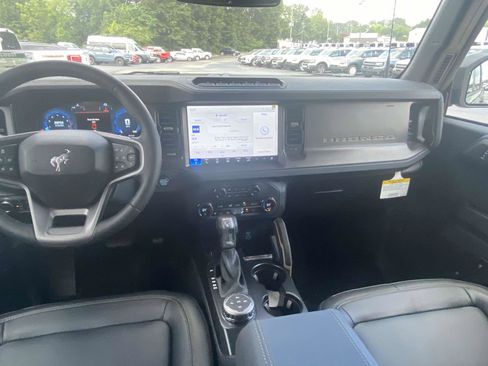 New 2025 Ford Bronco Badlands image 13