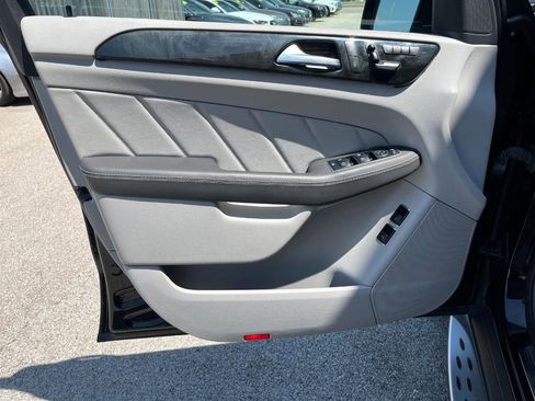 Used 2016 Mercedes-Benz GL 320 BlueTEC 4MATIC image 29