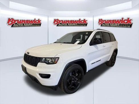Certified 2019 Jeep Grand Cherokee Laredo AWD/4WD image 1