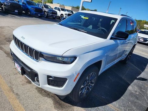 New 2025 Jeep Grand Cherokee Overland w/ Luxury Tech Group IV AWD/4WD image 1