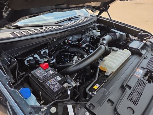 Certified 2025 Ford Expedition Active AWD/4WD image 18