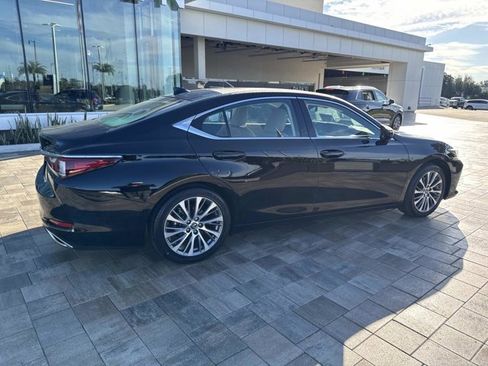 Used 2019 Lexus ES 350 Luxury image 2