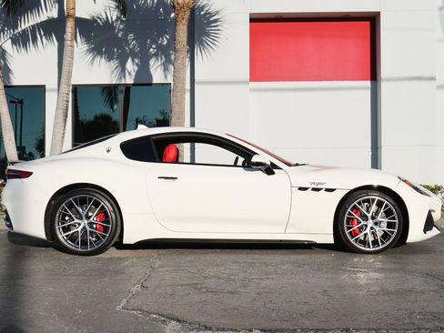 Used 2024 Maserati GranTurismo Trofeo image 7