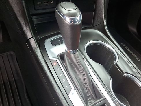 Certified 2019 Chevrolet Equinox LT image 12