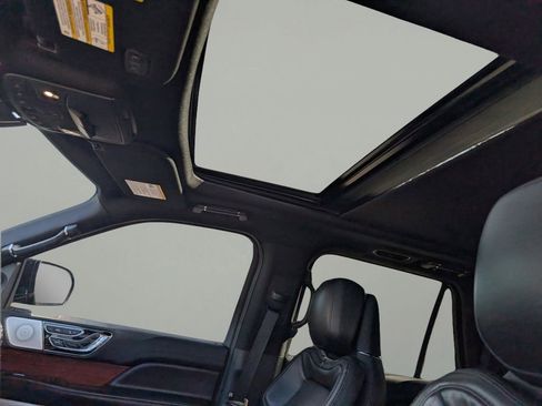 Used 2020 Lincoln Navigator Reserve w/ Luxury Package image 19