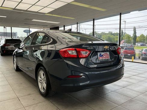 Used 2017 Chevrolet Cruze LT w/ Convenience Package FWD image 7
