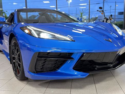 Used 2025 Chevrolet Corvette Stingray Convertible w/ 1LT RWD image 4