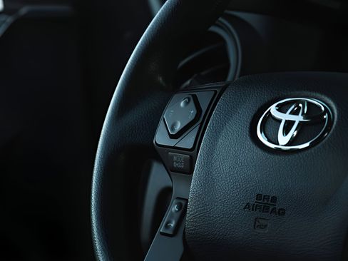 Used 2019 Toyota Tacoma SR RWD image 18