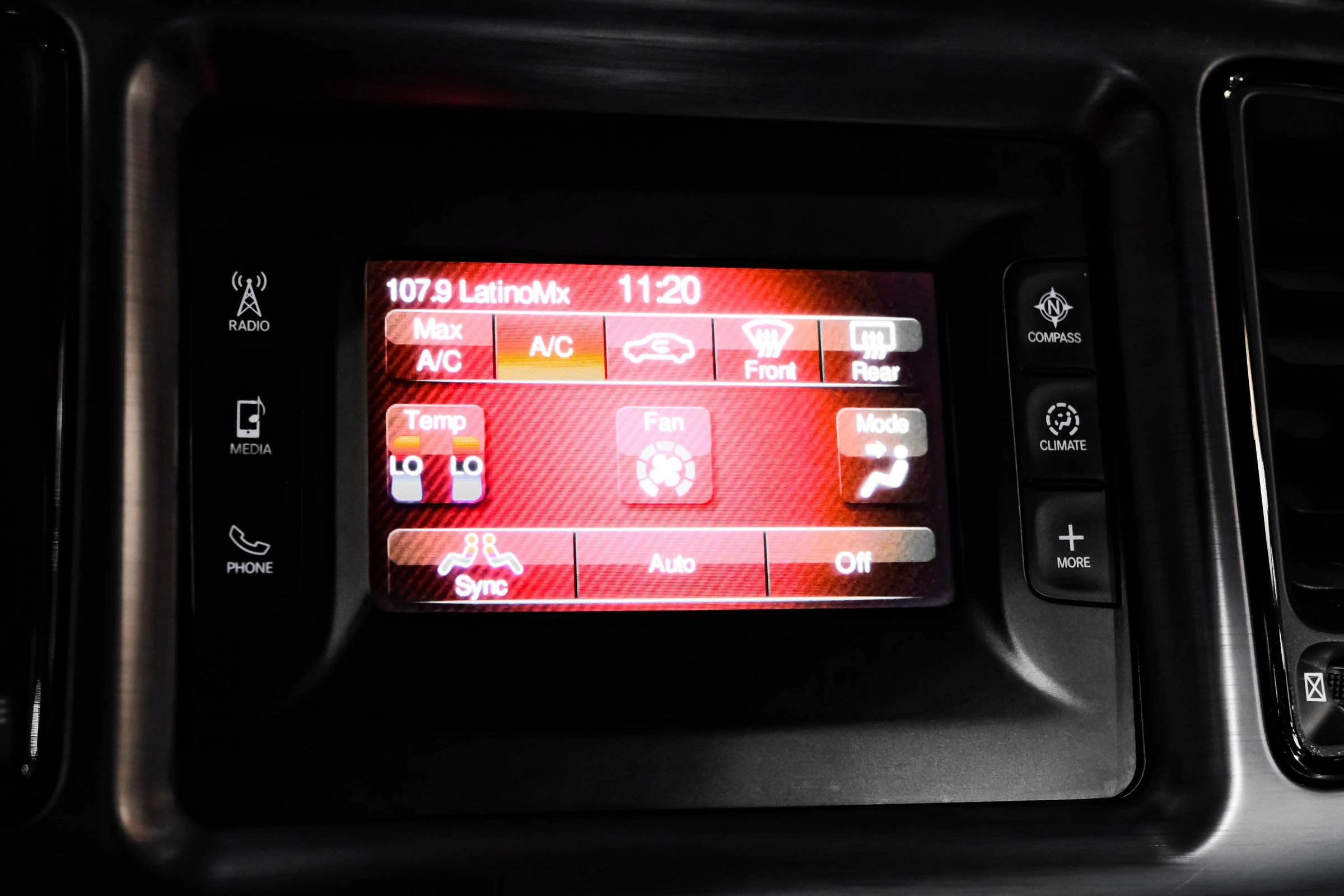 Used 2016 Dodge Challenger SXT RWD image 26