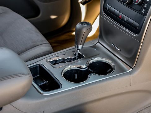 Used 2011 Jeep Grand Cherokee Laredo w/ Security & Convenience Group image 20