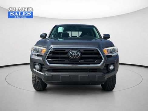 Used 2018 Toyota Tacoma SR5 AWD/4WD image 2